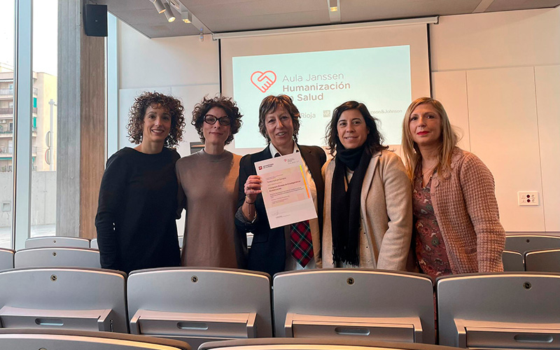 La instalación de puntos de lectura en el Hospital Universitario San Pedro, premio del Aula Janssen de Humanización en Salud